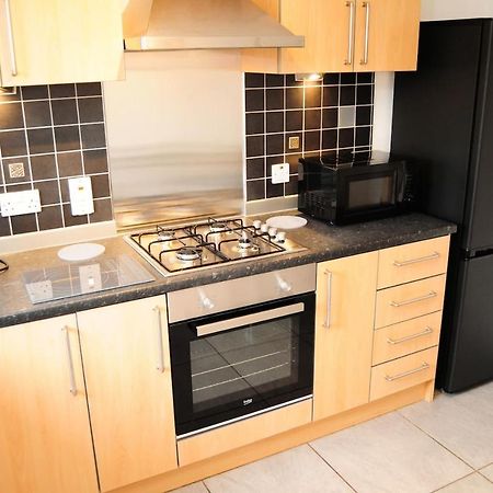 New Glasgow Family Home - Private Parking Екстериор снимка