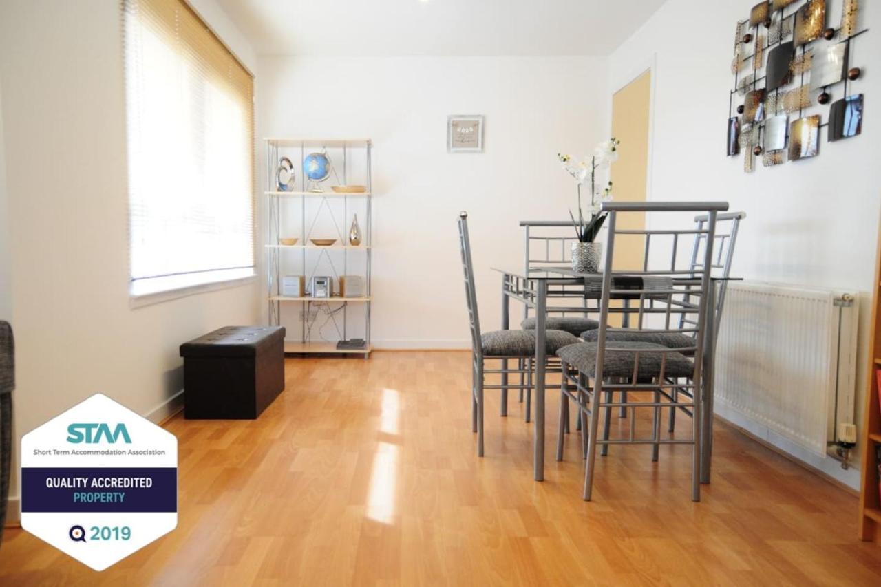 New Glasgow Family Home - Private Parking Екстериор снимка
