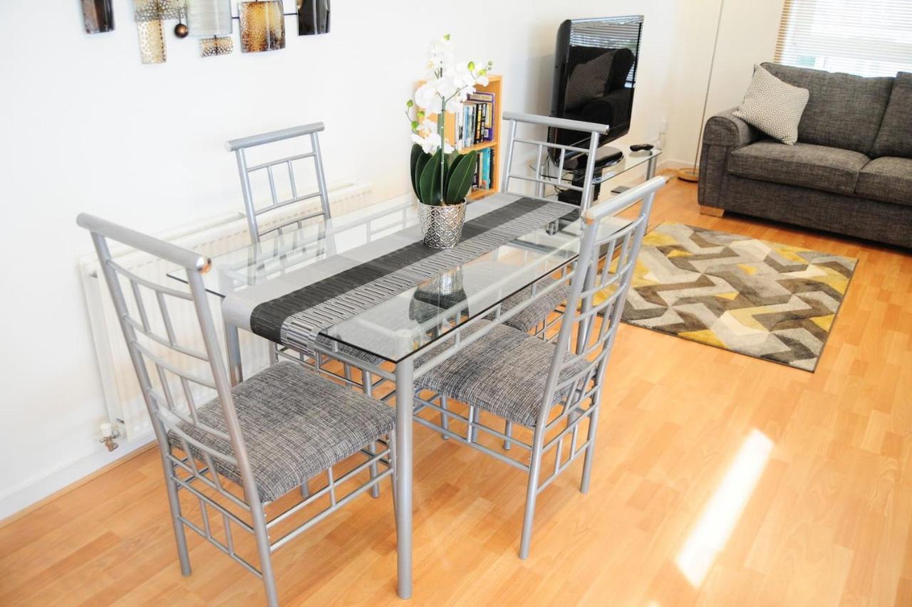 New Glasgow Family Home - Private Parking Екстериор снимка