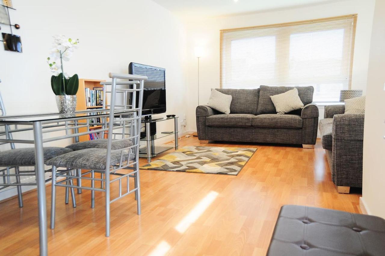 New Glasgow Family Home - Private Parking Екстериор снимка